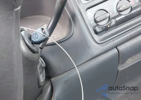 2002 Chevrolet Silverado C1500 z USA, uszkodzony, nr VIN 1GCEC14W22Z212172